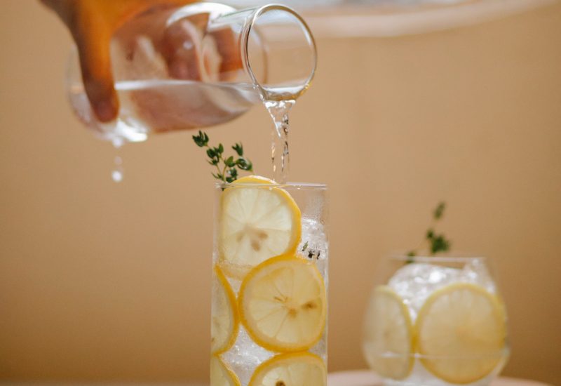 The Benefits of Drinking Lemon Water